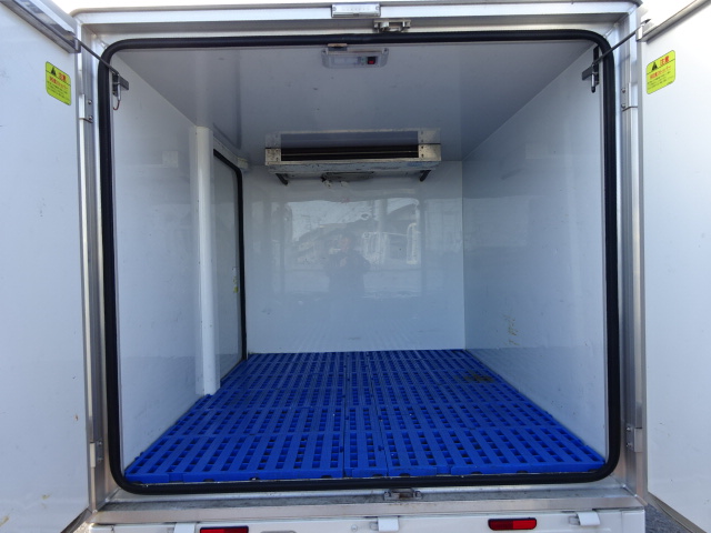 キャリー 冷凍車-5℃設定菱重製冷凍機　２コンプレッサー　強化サス　スライドドア　ＡＴ売約済　(正式名称：ミニキャブ）ホワイト