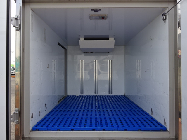 ＮＴ100クリッパートラック冷凍車-30℃設定  AT　菱重製冷凍機 箱厚１００ｍｍ　２コンプレッサー　バックモニター 売約済ホワイト