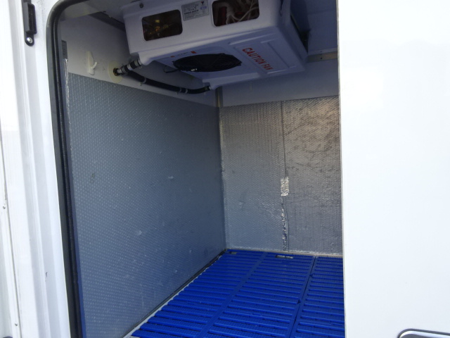 キャリー 冷凍車-25℃設定　サーマスマスター製冷凍機　ＡＴ　２コンプレッサー　バックモニター付　売約済ホワイト
