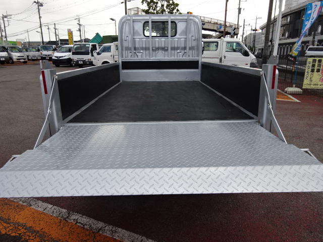 ﾀﾞｲﾅ・ﾄﾖｴｰｽ平ボディ　ゲート付アームゲート付き　2.0t積載10尺フルジャストロー　4.0Dターボ　AT　売約済シルバ－