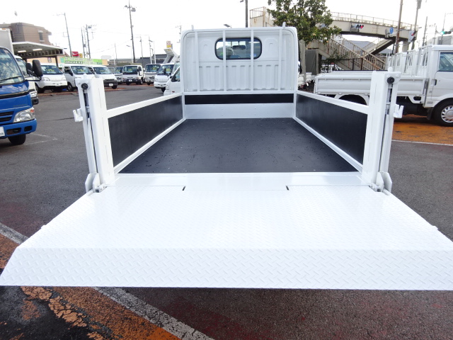 アトラス 平ボディゲ－ト1.5t積載10尺ロングスーパーロー 2.0Ｇ 5F Wタイヤ 600Kg垂直ゲート 新品木製床  売約済みホワイト