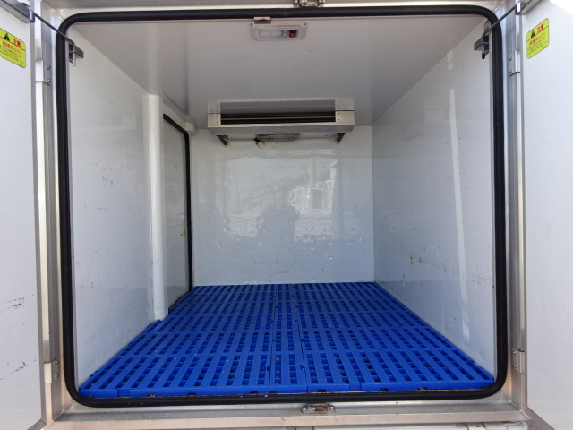 キャリー 冷凍車-5℃設定菱重製冷凍機　２コンプ 強化サス スライドドア ＡＴ 売約済(正式名称：ミニキャブ）ホワイト