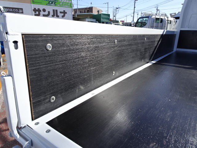 エルフ 平ボディ3t積載 　3.0Dターボ　スムーサーEx　４ナンバー  新品木製床 売約済ホワイト