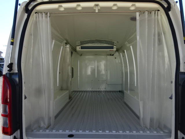 ﾊｲｴｰｽ･ﾚｼﾞｱｽｴｰｽバン冷蔵冷凍車-7℃設定デンソー製冷凍機　2.8ディーゼルターボ　オートマ　売約済ホワイト