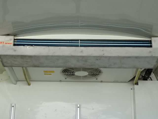 ﾊｲｴｰｽ･ﾚｼﾞｱｽｴｰｽバン冷蔵冷凍車-7℃設定デンソー製冷凍機　2.0ガソリン　AT　バックモニター　キーレス　売約済ホワイト