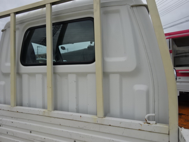 バネットトラック1.0t積載　ロングジャストロー　1.8G　AT  リヤWタイヤ  荷台と煽りは塗装します 売約済ホワイト
