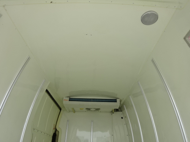 ﾊｲｴｰｽ･ﾚｼﾞｱｽｴｰｽバン冷蔵冷凍車-7℃設定デンソー製冷凍機　2.0ガソリン　4速AT　キーレス　売約済ホワイト