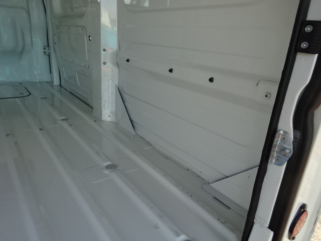 サンバートラックパネルバンハイルーフ　Ｗエアバッグ　４枚リーフサス　ワンオーナー　オートマ　売約済ホワイト