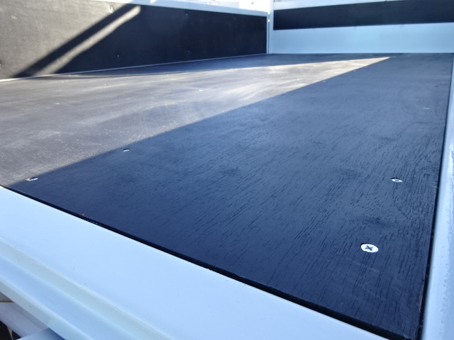 ﾀﾞｲﾅ・ﾄﾖｴｰｽ平ﾎﾞﾃﾞｨ1.5t以下1.45t積載10尺　ロングSジャストロー　3.0Ｄターボ　5F　新品木製床　売約済ホワイト