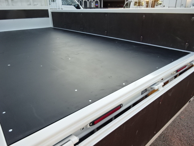ﾀﾞｲﾅ・ﾄﾖｴｰｽ平ﾎﾞﾃﾞｨ1.5t以下1.45t積載10尺　ロングSジャストロー　3.0Dターボ　5F　新品木製床  売約済ホワイト