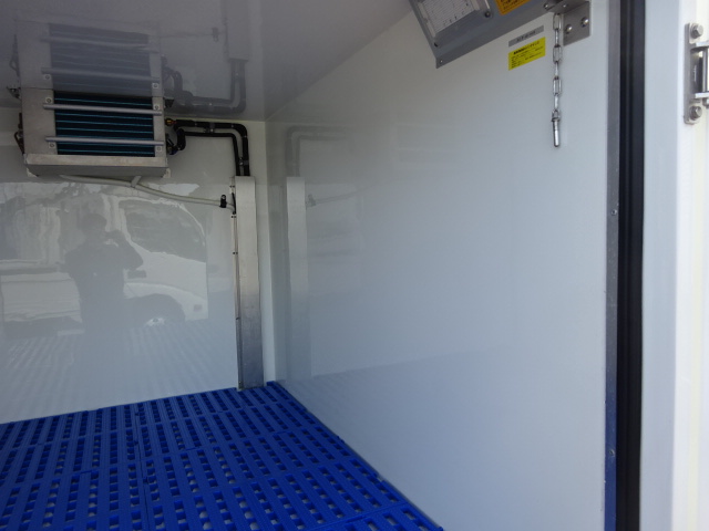 ハイゼット トラック冷凍車 中古車-7℃設定デンソー製冷凍機　ハイルーフ　AT　強化サス　サイドドア　FRP製荷箱　売約済ホワイト