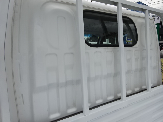 エルフ 平ボディ1.3t積載9尺 フルフラットロー　2.0G   5Ｆ　荷台塗装仕上げ済  売約済ホワイト