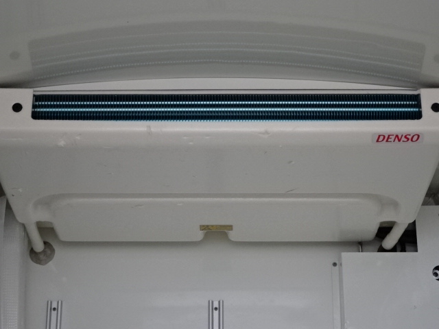 ﾊｲｴｰｽ･ﾚｼﾞｱｽｴｰｽバン冷蔵冷凍車-22℃設定デンソー製中温強化冷凍バン　2.8Dターボ　オートマ　100ｍｍ断熱保冷庫ホワイト