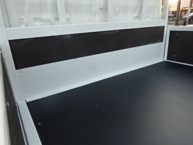 ﾀﾞｲﾅ・ﾄﾖｴｰｽ平ﾎﾞﾃﾞｨ1.5t以下1.45t積載10尺　ロングSジャストロー　3.0Dターボ　5F　新品木製床  売約済ホワイト