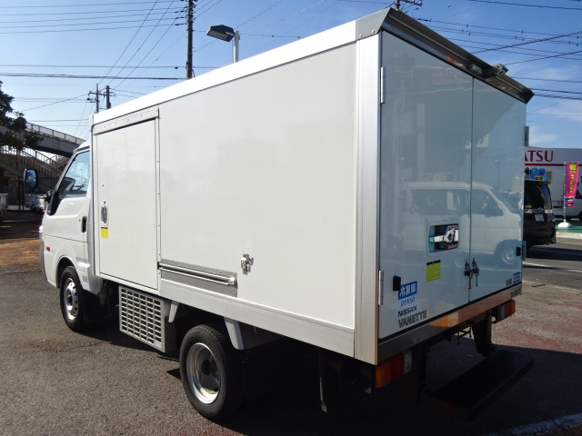 バネットトラック冷凍車-22℃設定デンソー製冷凍機　1.8G　AT　100㎜断熱保冷庫　バックモニター　ナビTV　売約済ホワイト