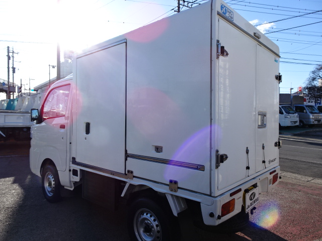 ハイゼット トラック冷凍車 中古車-7℃設定デンソー製冷凍機　ハイルーフ　AT　強化サス　サイドドア　キーレス　FRP製荷箱ホワイト