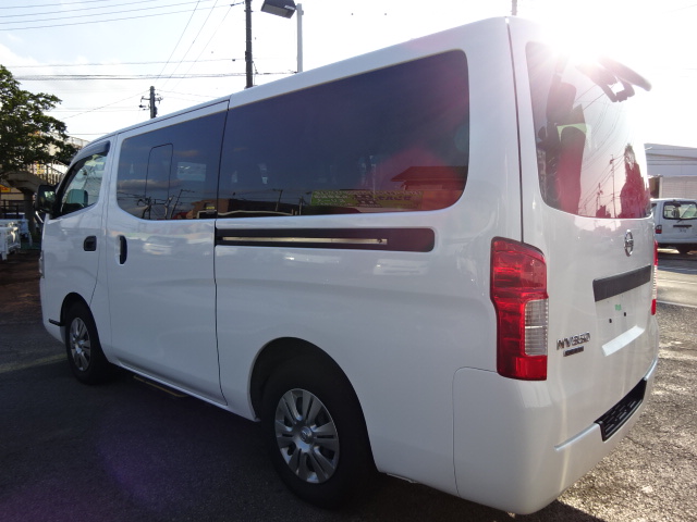 NV350キャラバンワゴンアンシャンテ送迎パッケージ　2.4Ｇ　１０人乗り Wエアコン　リヤヒーター 売約済ホワイト