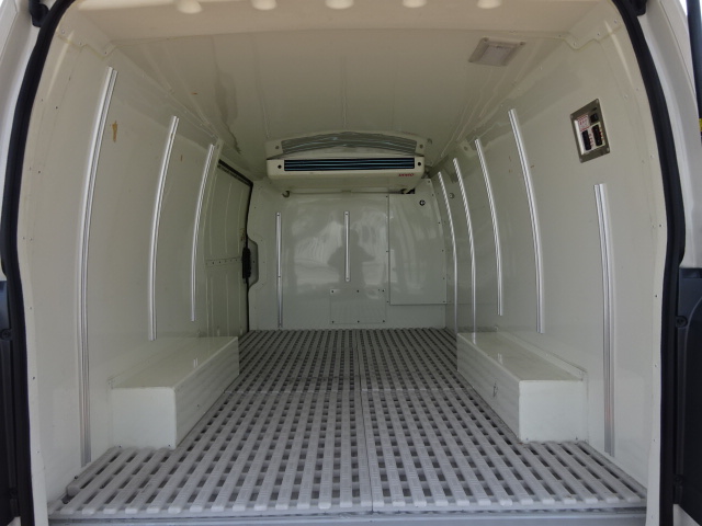 ﾊｲｴｰｽ･ﾚｼﾞｱｽｴｰｽバン冷蔵冷凍車-7℃設定デンソー製冷凍機　2.8Dターボ　AT　ナビ　バックモニター 売約済ホワイト