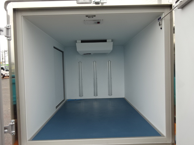 スクラム 冷凍車-30℃設定  5F　菱重製冷凍機　箱厚１００ｍｍ　超低温仕様ホワイト