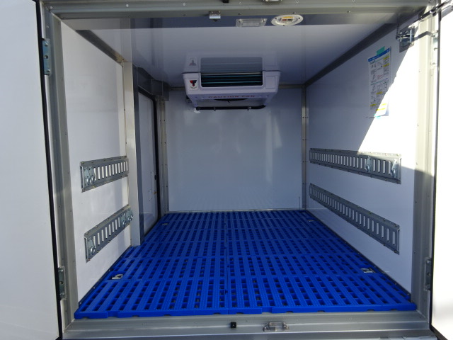 キャリー 冷凍車-25℃設定サーマルマスター製強温冷凍車 2コンプレッサー 4枚リーフサス ＡＴ売約済ホワイト