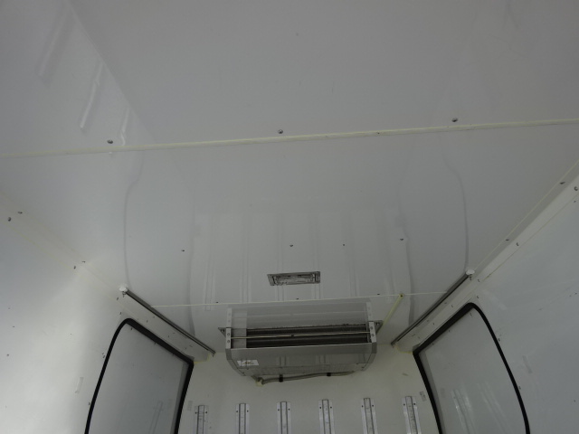 NV350キャラバン冷凍車-5℃設定コールドスター製　2.0G　AT　両サイドドア　バックモニター　ナビTV　ホワイト