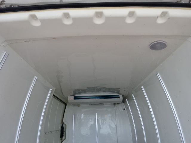 ﾊｲｴｰｽ･ﾚｼﾞｱｽｴｰｽバン冷蔵冷凍車-7℃設定デンソー製冷凍機　2.0ガソリン　AT　売約済ホワイト