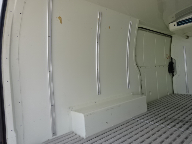 ﾊｲｴｰｽ･ﾚｼﾞｱｽｴｰｽバン冷蔵冷凍車-7℃設定デンソー製冷凍機　2.8Dターボ　AT　ナビ　バックモニター 売約済ホワイト