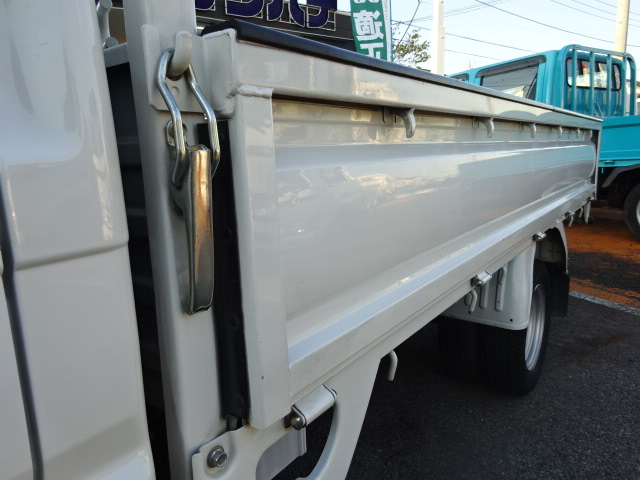 ボンゴ トラック1.0t積載　ロングDX　1.8ガソリン　AT　 リヤＷタイヤ　売約済ホワイト